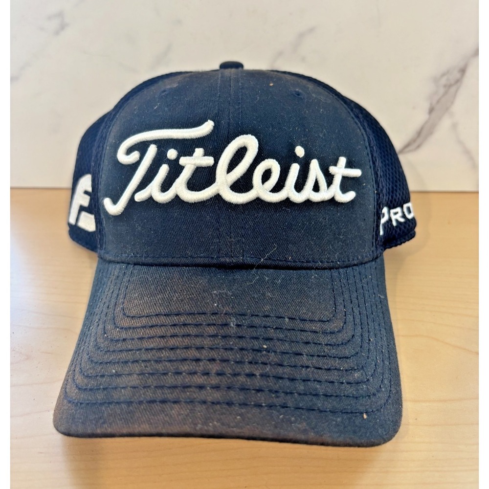 Titleist Pro V1 Golf Hat Black Mesh Fitted Cap New Era Medium Large